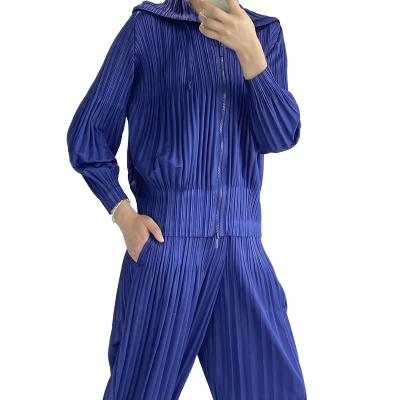 China QUICK DRY 100% Polyester sauna suits two pieces women jogging suits issey pleated suit for sale