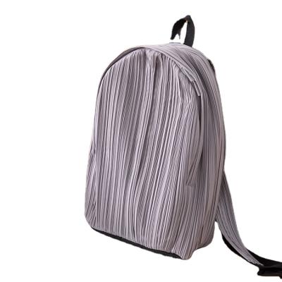 China Anti Theft Made In China Pleated Quilting Backpack Fashionable And Convenient Backpack for sale