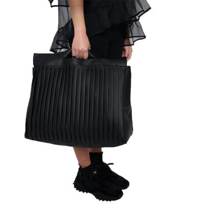 China Casual high quality shopping bag pleats woman shop bag solid color issey pleated shoulder bag for sale