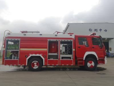 Chine Le camion d'incendie et de sauvetage de SINOTRUK 375HP 10 a roulé la fonction multiple de poudre de mousse de l'eau à vendre