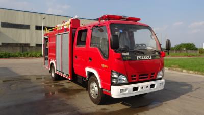 Chine la mini mousse sèche de l'eau de camion de pompiers de poudre de la capacité 300kg a combiné 130hp à vendre