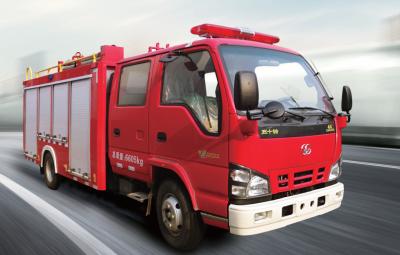 Chine Mini couleur rouge de capacité du camion de pompiers de réservoir d'eau d'Isuzu 2000L pour la délivrance de secours à vendre