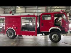 SINOTRUK HOWO Red Color Water Tank Fire Truck 4000L Capacity For Road Spraying Multipurpose