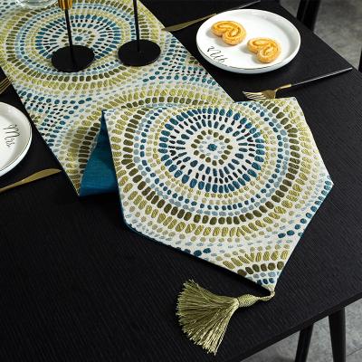 China Modern Jacquard Style 180cm*33cm Fashionable Polyester Custom Table Runners For Hotel Banquet Home Decoration for sale