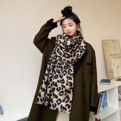 China Clothing Decoration Women Fashion Tassels Shawl Wrap Cashmere Colors Christmas Leopard Print Opposite Scarf Classic Checked Opposite Scarf for sale