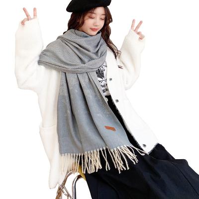 China Soft touch feeling 2022New style jacquard tank top hijab the other winter worm pashmina fashion scarf luxury foreign long shawl for sale