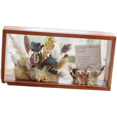 China Decorative Wall Top Selling Guaranteed Quality Fresh Flower Popular Preserved Dry Flower Hollow Photo Frame for sale