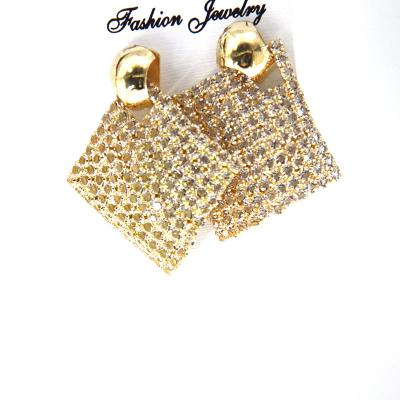 China CLASSIC Fashion Design Girl Gold Pendant Cube Drop Earrings For Women Fine Jewelry for sale