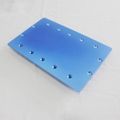 Chine Le radiateur d'aileron esquivé par 6063 en aluminium avec ISO9001 a anodisé les biens bleus à vendre