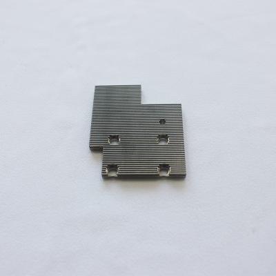 Chine Le plat nickellent précision esquivée du radiateur ISO9001 d'aileron de l'aluminium 6063 la haute à vendre