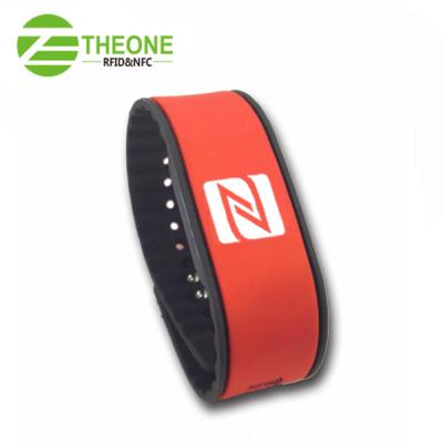 China Amusement park HF 13.56mhz custom reusable waterproof rfid silicone nfc wristband for amusement park for sale