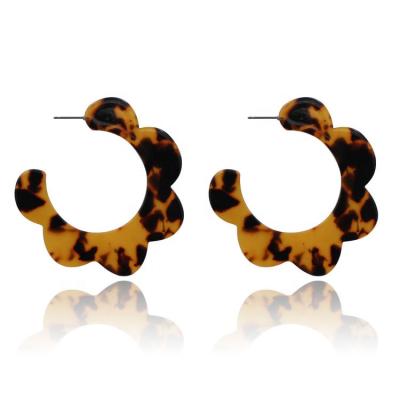 China FASHIONABLE 55MM Turtle Petal Circle Earrings C Shape Lucite Resin Acrylic Costume Earrings for sale