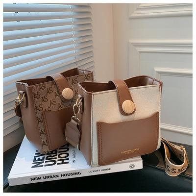 China Autumn New Products Hand Lading Fashion Crossbody Wide Bucket Bag Small Shoulder Bag Women Handbag for sale