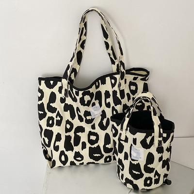 China Hot Sale Fashion Shoulder Tote Bag With Leopard Print Large Capacity Animal Print Canvas Bag Women Bags Handbag for sale