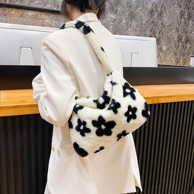 China Fashion Fashion Girls Scare Milk Faux Fur School Bag Tote Student Mini Crossbody Designer High Quality Handbags for sale