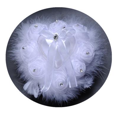 China Eco-friendly Materials Hot Sale Feather Ring Box Wedding Ring Heart Shaped Pillow for sale