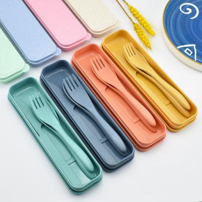 China OEM Eco Custom Cheap Colorful Portable Picnic Wheat Biodegradable Plastic Straw Spoon Fork Knife Flatware Travel Cutlery Box Set for sale