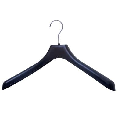 China Salon Hanger Plastic Hanger For Suit Jacket T-shirt for sale