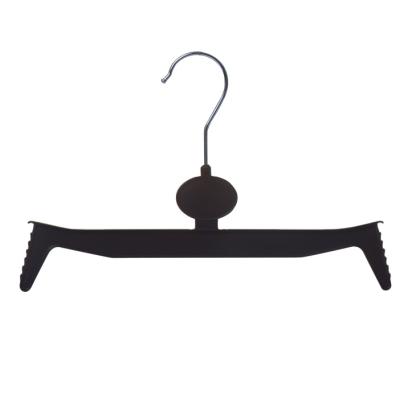 China 4151D GARMENT pants hanger the plastic hanger clothing brand pants hanger for sale