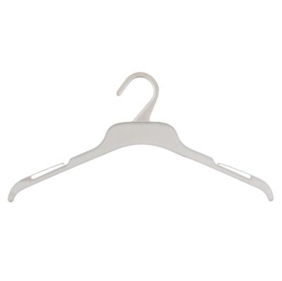 China Multi-Functional Garment Hanger Coat Hanger Plastic Plastic Hanger Clips for sale