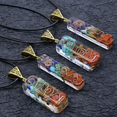 China FASHIONABLE Crystal Crushed Stone Organ Seven Chakra Pendant Necklace for sale