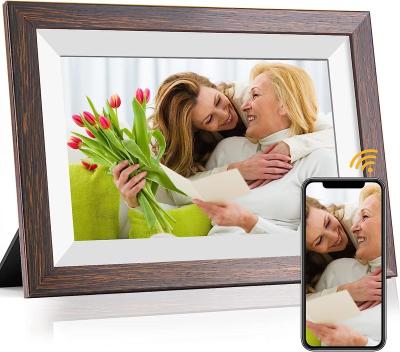 China RK3126C Frameo Android Wifi Smart Wifi Digital Photo Frame 10.1 Inch Wooden for sale