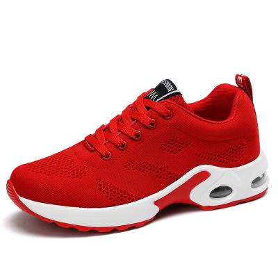 China 2021 fashion trend sale product breathable and comfortable light weight fitness women sports walking shoes for sale