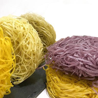 China OEM Chinese Yellow Box Low-sodium Bag Style Time Packing Vegetarian Bulk Family Color Cooking Instant Noodles for sale