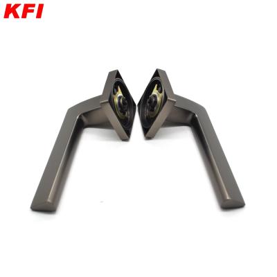 China Wholesale Price Traditional Hardware Series Door Solid Zinc Alloy Door Handle for sale