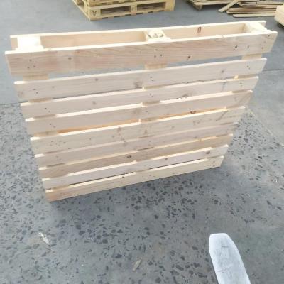 China Non-pollution manufacturer supply and sales warehouse logistics turnover pallet forklift transport wooden pallet for sale