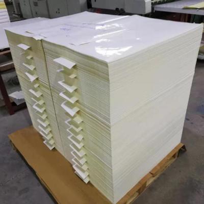 China Custom Order Accepted Cast Coated Self Adhesive Paper for Label Packaging for sale