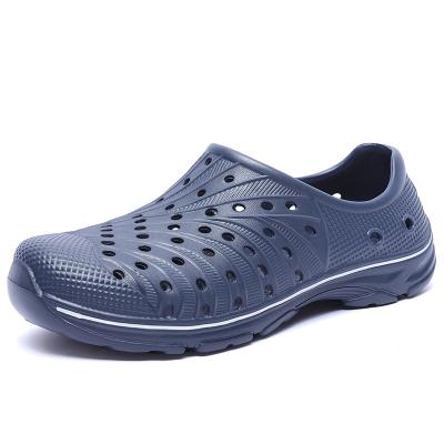 China 2023 New Insulative Foreign Trade Sandals Fashion Package With Holes Non-slip Thick-soled Waterproof Casual Beach Sports Shoes Men's Slippers for sale