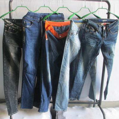 China Fashionable used clothing top selling bundle bales second hand clothes spring used clothing in australia for sale