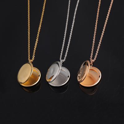 Κίνα TRENDY Custom Laser Lettering Stainless Steel DIY Round Picture Frame Photo Pendant Necklace Personalized Jewelry Girlfriend προς πώληση