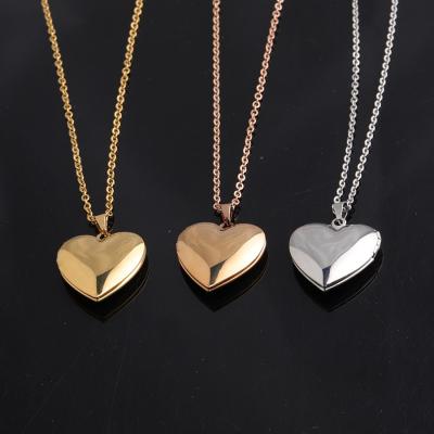 Κίνα TRENDY Custom Laser Lettering Luminous Photo Pendant Heart Shape Stainless Steel Finish Pendant Necklace For Woman προς πώληση