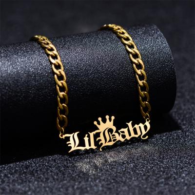 Κίνα FASHIONABLE Stainless Steel Crown Script Name Plate Letter Necklace Logo Women PendantHot Sale Custom Products προς πώληση