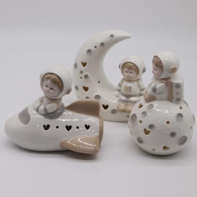 China Europe Home Decor Porcelain Baby Hand Painted Small Figurines for sale