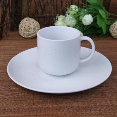 China Sustainable Wholesale White Porcelain Coffee Cups With Saucers for sale