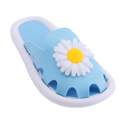 China Small Round Daisy Vamp Shoes Wrap Toe Slippers Sandals With Durable PVC Sole for sale