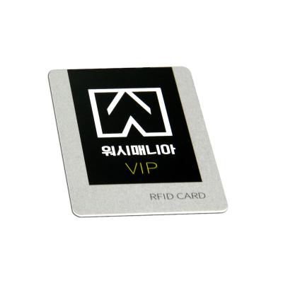 China Waterproof / Waterproof Wholesale White 13.56MHz 960mhz Contactless RFID MIFARE NTAG Smart Card from SUNLANRFID for sale