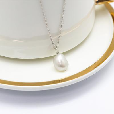 China Vintage Factory Design Baroque Sterling Silver Necklace Natural Pearl Chain Pendant Thin Women's Pearl Necklace for sale