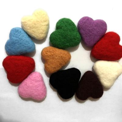 China Christmas Deco / Art Craft Hot Sale Handmade Wool Felt Hearts For Home Decor And Christmas Crafts for sale