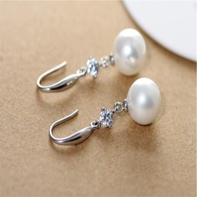 China Imitation Lady Ear Studs Diamond Inlay Accessories Fashion Copper Earrings Pearl Stud Earrings for sale