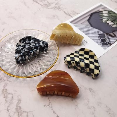 China 2021 fashionable hair cut Korean temperament hair claw INS Lady Hair accessories for sale