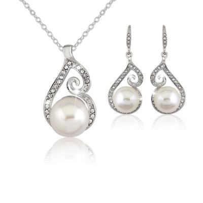 China FASHIONABLE Fresh Pearl Jewelry Set Necklace Earring For Women Korean Bridal Jewelry Set For Wholesale for sale