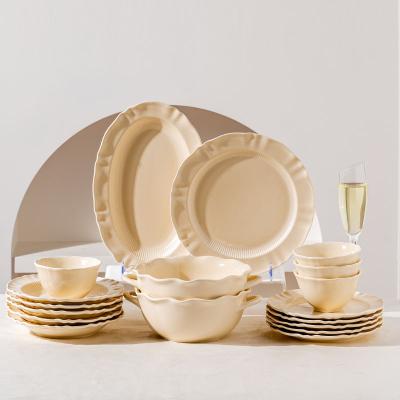 China Sustainable French Cream Style Large Capacity Ceramic Dinnerware Set with Cutlery for Family Hotels and Restaurants for sale