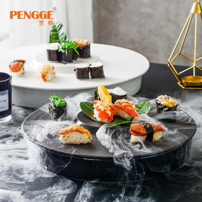 China Sustainable Creative Dry Ice Ceramic Hotel Clubhouse Sashimi Plate Art Exhibition Seafood Sushi High end Ice Plate Set for sale