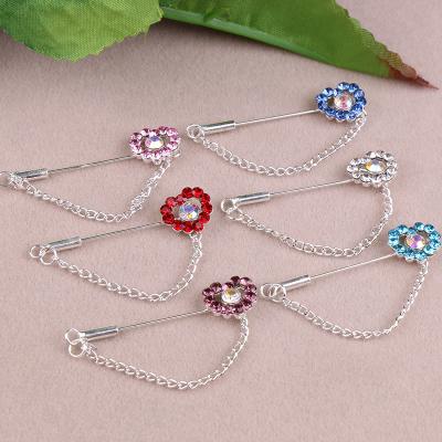 China Popular New 2021 Love Shape Pins Scarf Needle Hairscarf Pins Muslim Hijab Hair Pins With Chain for sale