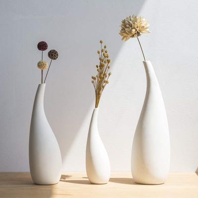 China High Temperature Fired Wedding Vases Modern White Matte Porcelain Handmade Wedding Bar Indoor and Outdoor Decorative Vases (1300 Degrees) for sale