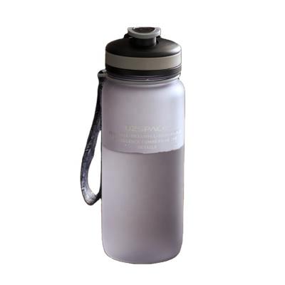 China Portable Sustainable 650ml Sports Plastic Drinking Water Bottle for sale